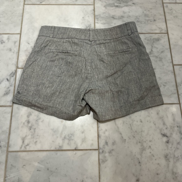 Banana Republic Light Gray Women's Shorts - Picture 3 of 3